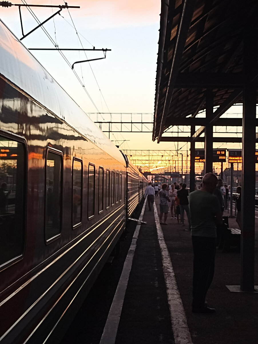 Закат на станции Окуловка. Фото автора