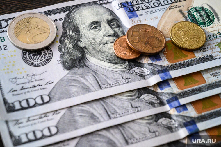    Многие страны уже начали поиск альтернативы доллару