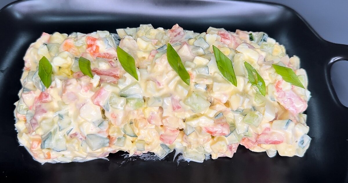 Вкуснейший салат, который "уходит" с праздничного стола быстрее оливье и селедки под шубой