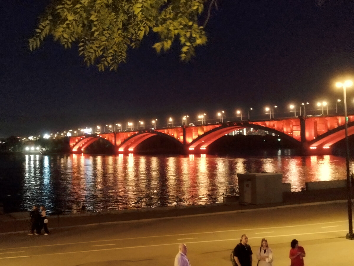 Вчерашняя вечерняя прогулка по набережной Енисея. Фото из личного архива автора