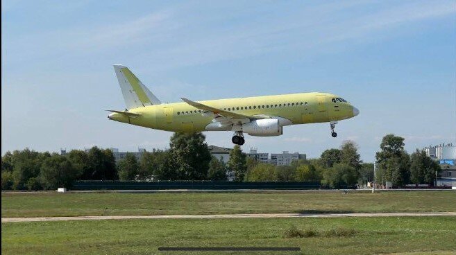    В России тестируют первый импортозамещенный самолет SJ-100