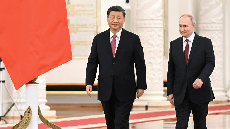 Фото: Дмитрий Азаров / Коммерсантъ📷Си Цзиньпин (слева) и Владимир Путин во время переговоров в Кремле в марте 2023 года