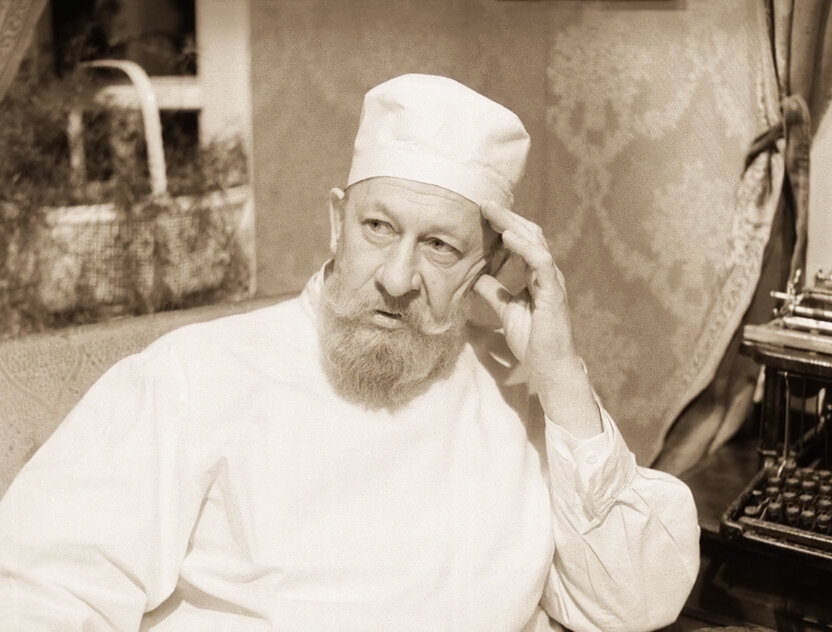 "...и вы в присутствии двух людей с университетским образованием позволяете себе с развязностью совершенно невыносимой подавать какие-то советы космического масштаба и космической же глупости..." (профессор Преображенский) 