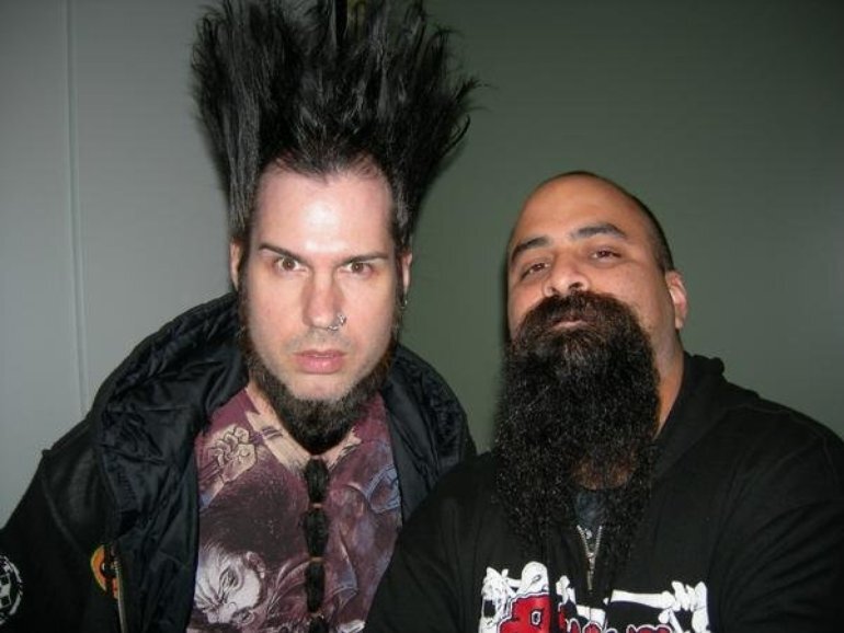 Тони Кампос - справа, Уэйн - слева. Замечательная фотография на мой взгляд :)