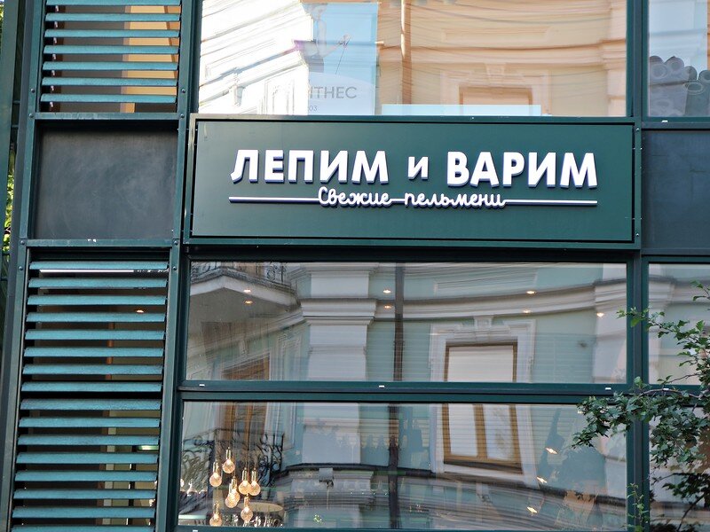 красная площадь новый год. гум-каток москва 2022. куда можно пойти 1 января в москве. карусель на манежной площади 2022. студенты на катке в хорошем качестве.