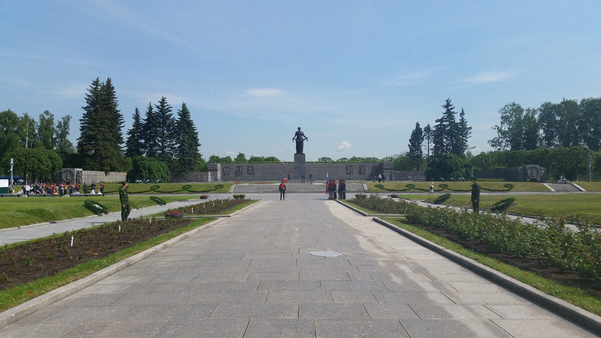 Пискарёвское мемориальное кладбище