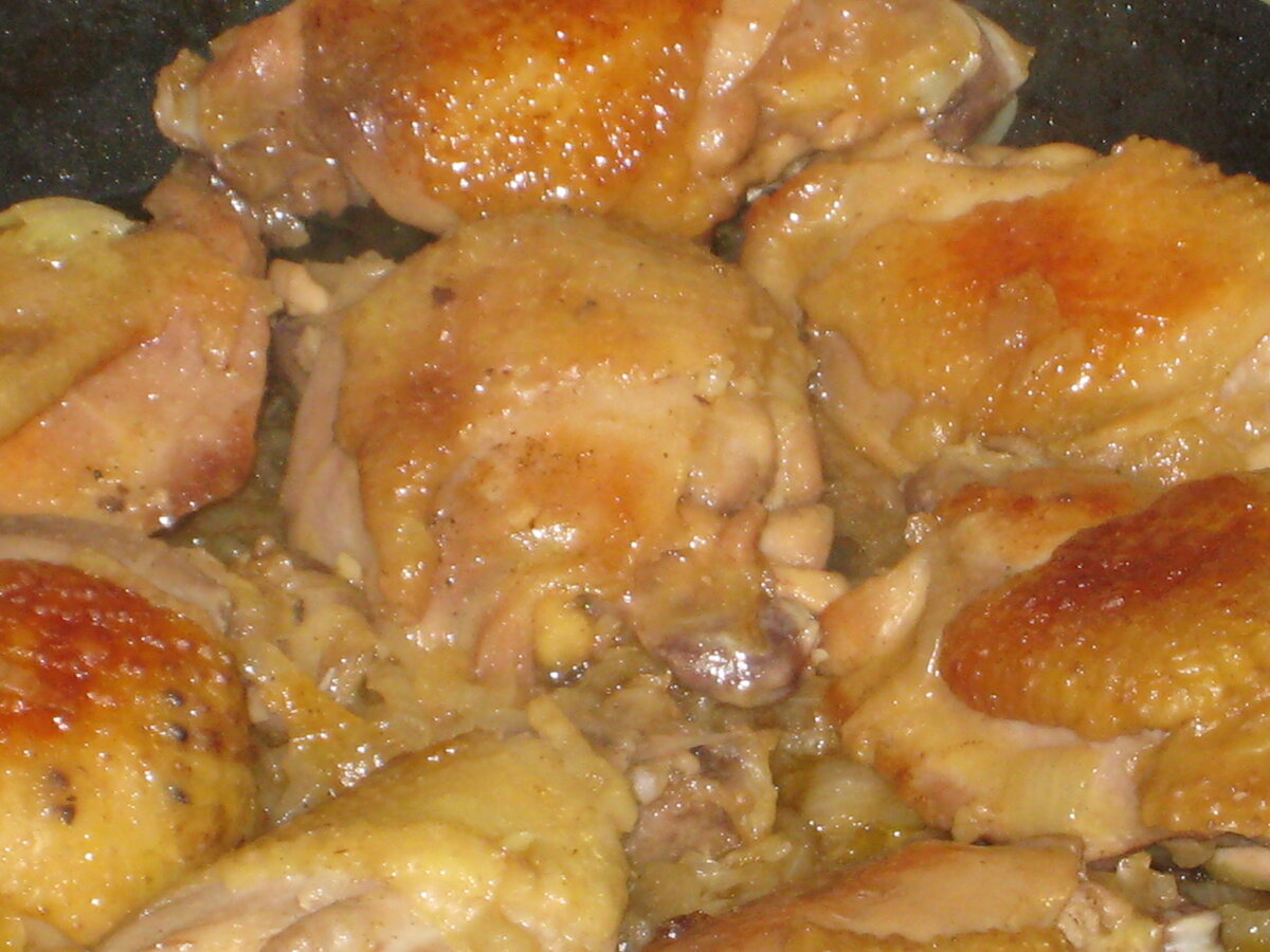 Куриные бедрышки на сковородке