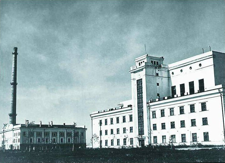 Первая в мире промышленная атомная электростанция в Обнинске