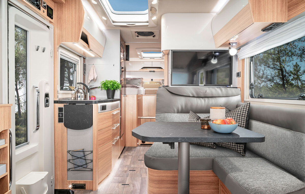 Автодом Hymer внутри