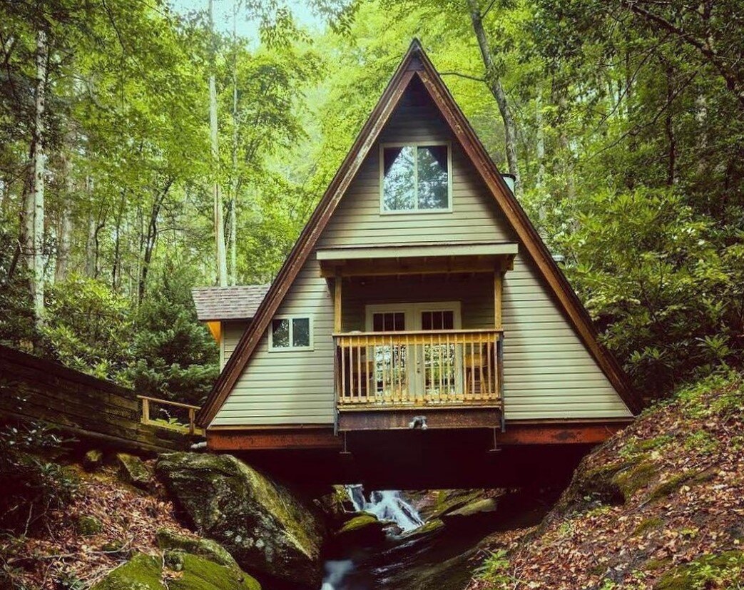 тайни хаус в лесу. дом-башмак в штате пенсильвания сша. домики которые можно жить. домик настоящий. экодом в индии.