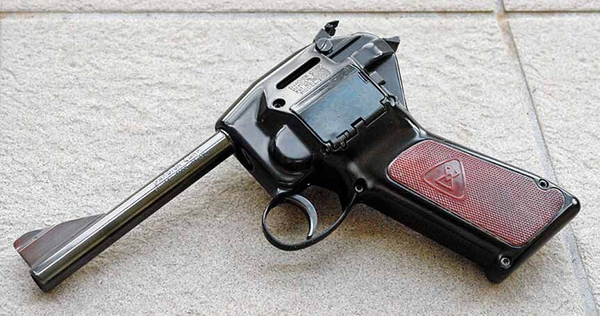 Dardick 1500 - интересное оружие сочетающее пистолет и револьвер одновременно.