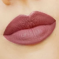 Вы сильная и роскошная женщина, которая является лидером по натуре. При этом вы всегда остаетесь загадочной и обожаете интриговать окружающих. Женственность - ваш козырь.