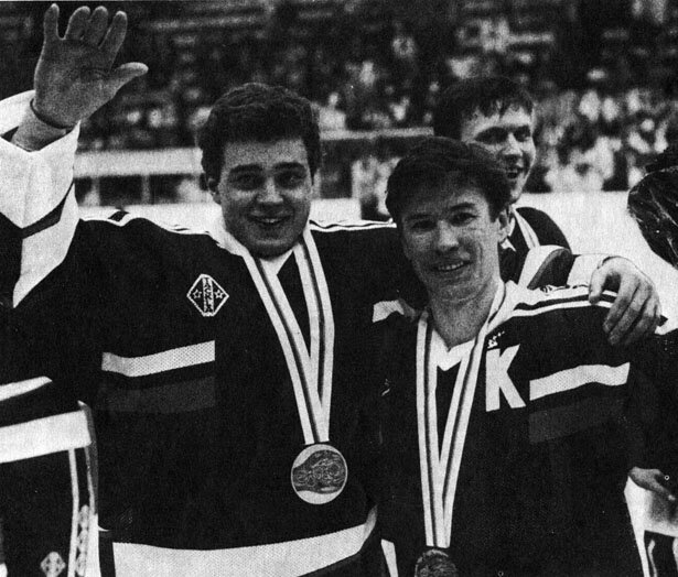 А. Трефилов и А. Быков после победы на ОИ 1992 года. Фото: https://attacker-1999.livejournal.com/