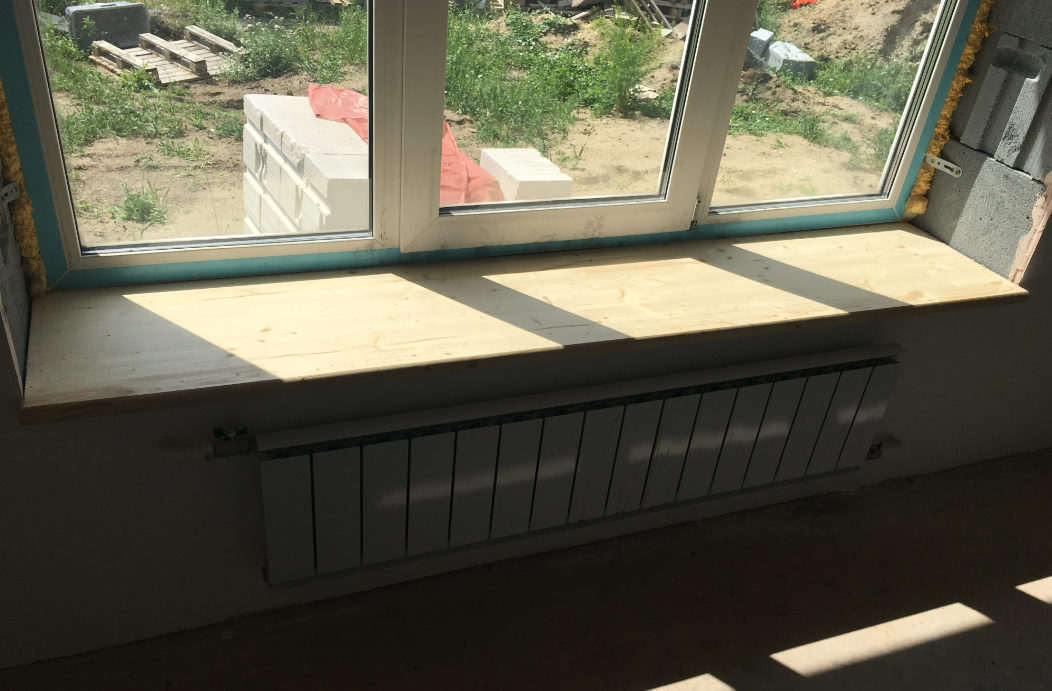 Деревянные подоконники в доме