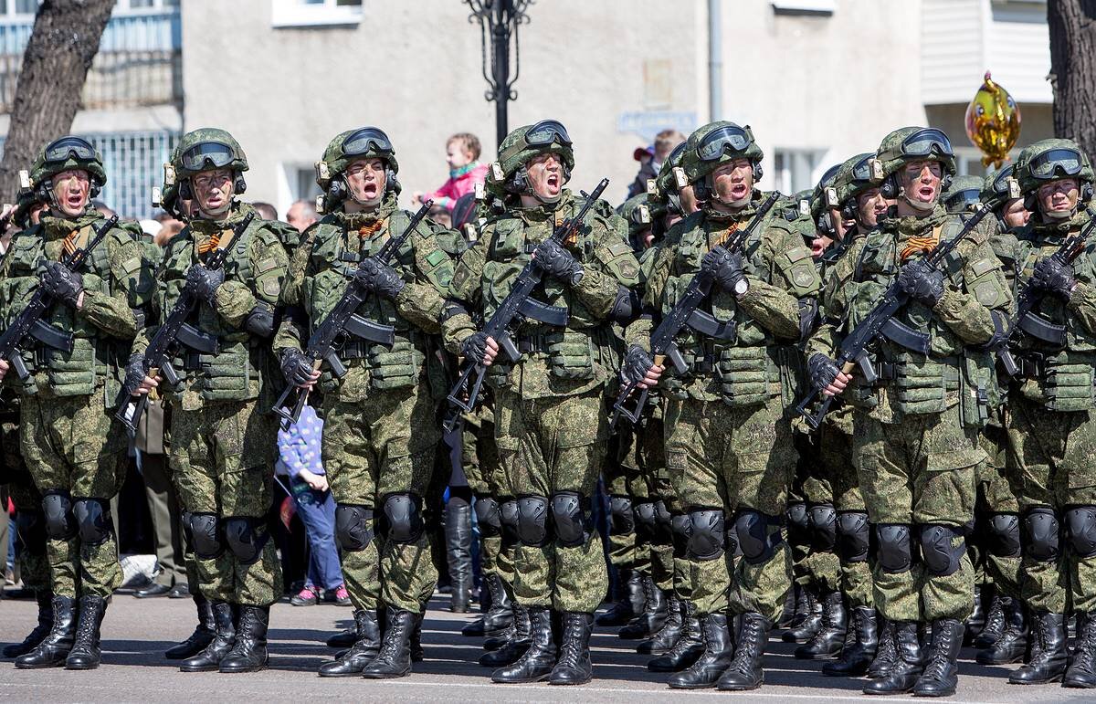 «Ратник» на параде в честь дня победы.