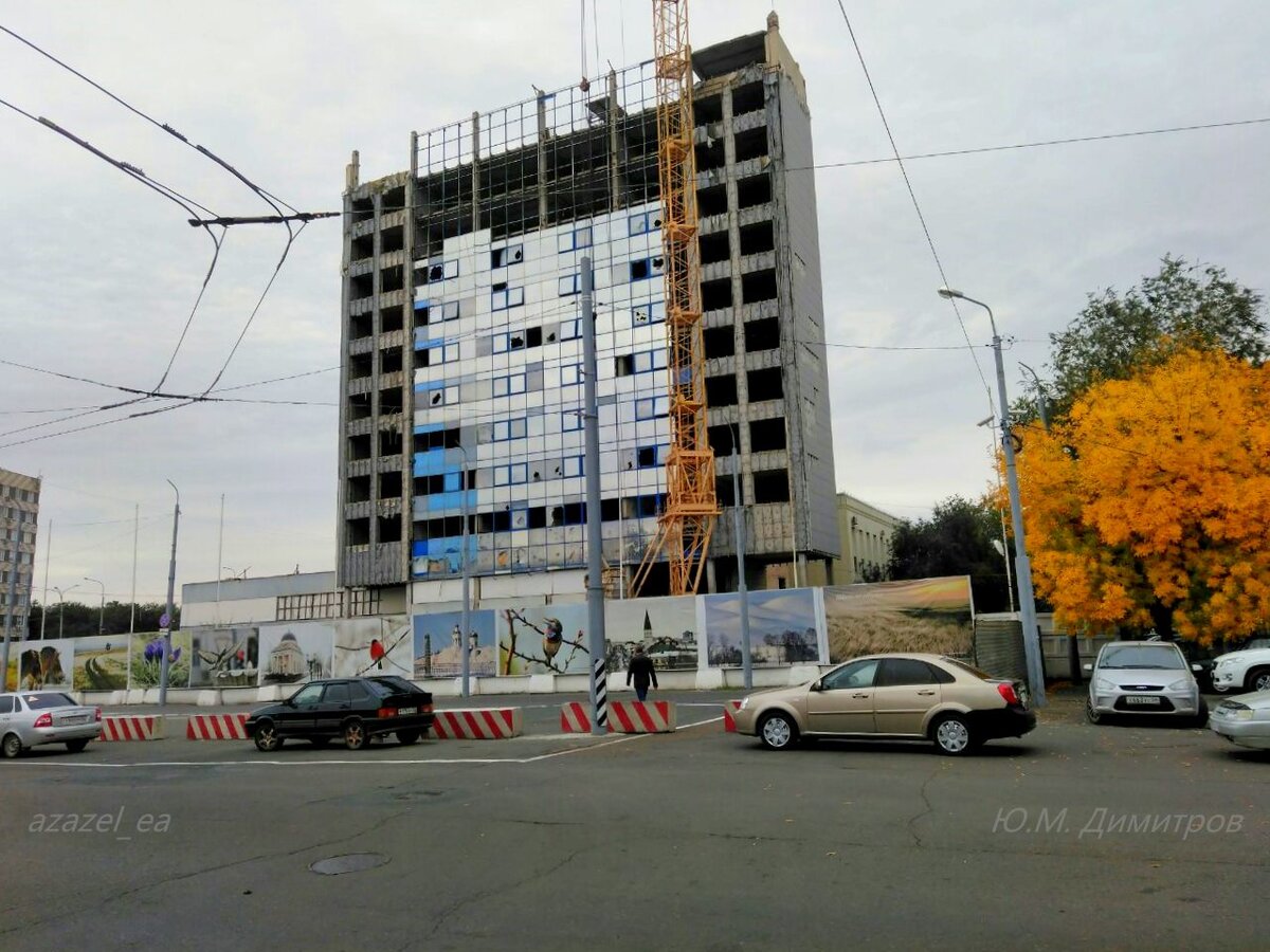 Разбор здания в Оренбурге, процесс идет