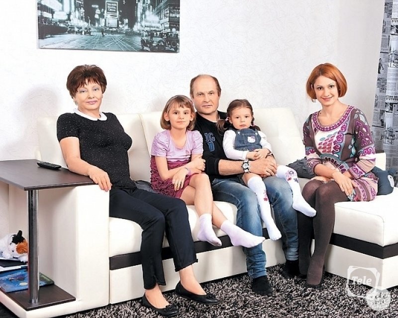Дочь мишулина карина фото "Первые два брака были неудачными". Третий муж актрисы Карины Мишулиной - Иван З