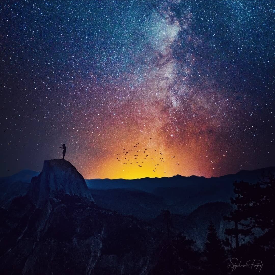 Главный сценарист и  режиссер вашей реальности, некий компьютер, программу реализации которого неосознанно задаете вы, находится именно в вашей голове