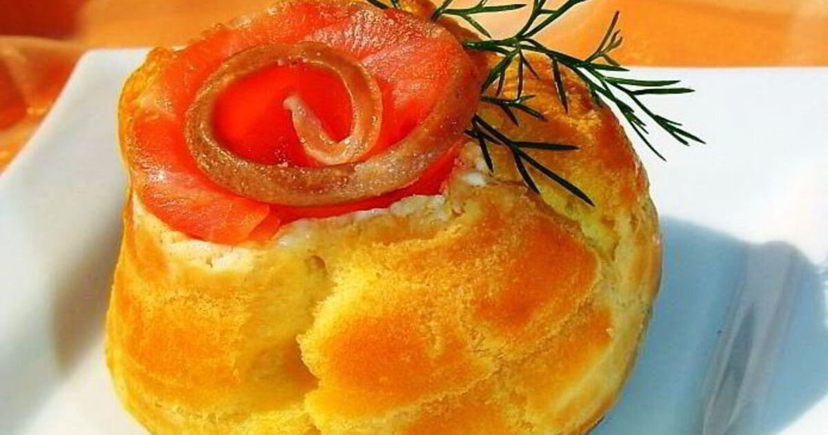 Булочка с сыром и сёмгой 