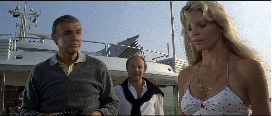 Роковая красотка – возлюбленная главного шпиона мира