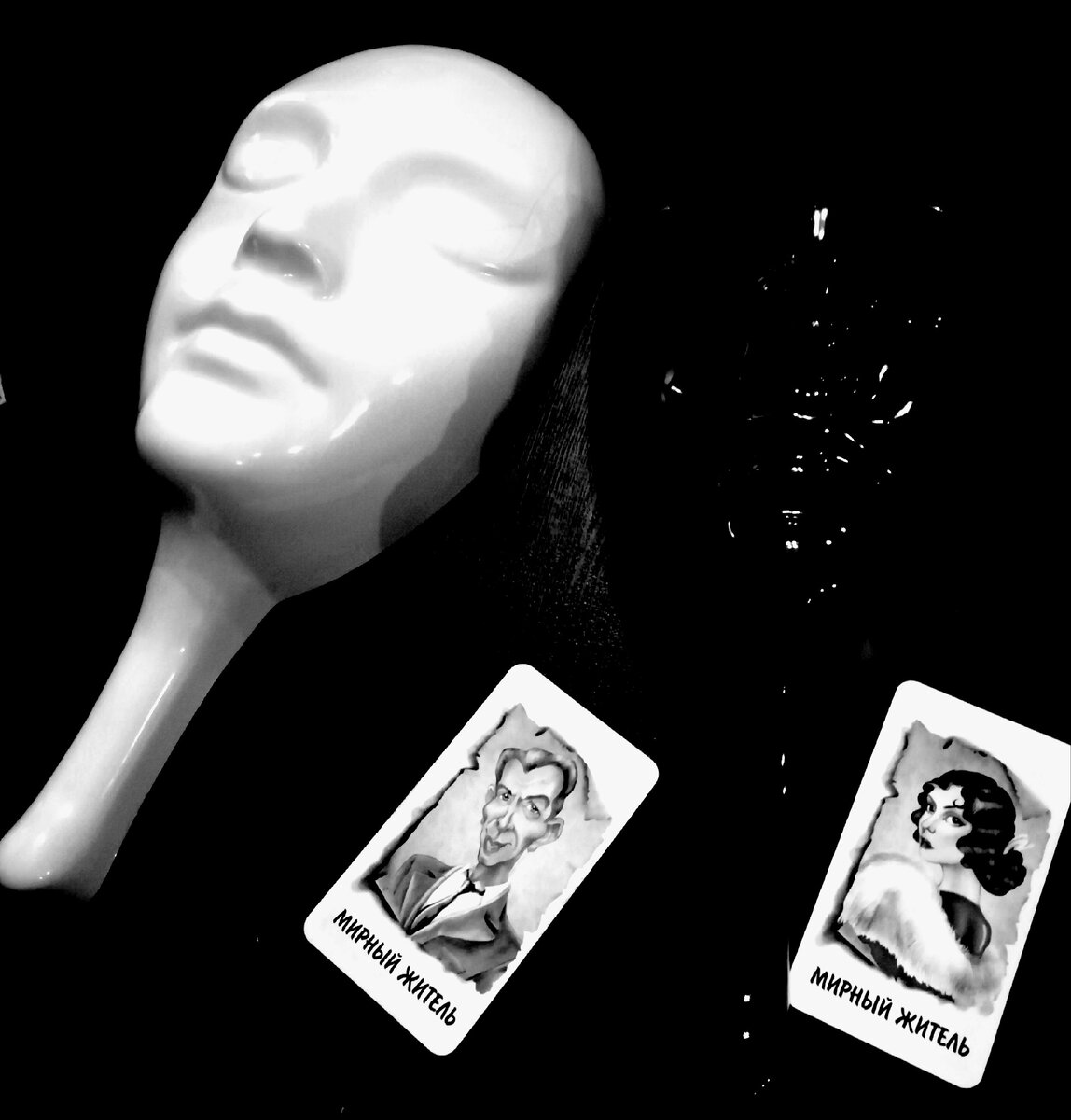 Психологическое насилие - штука страшная. Но куда страшнее, когда оно миксуется с насилием физическим. А то, что оно в нашей стране существует, я узнала ещё в 90-е. 