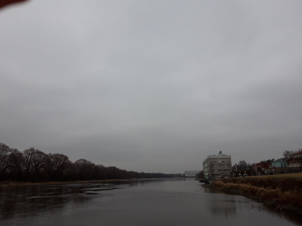 Река Москва вид с моста.