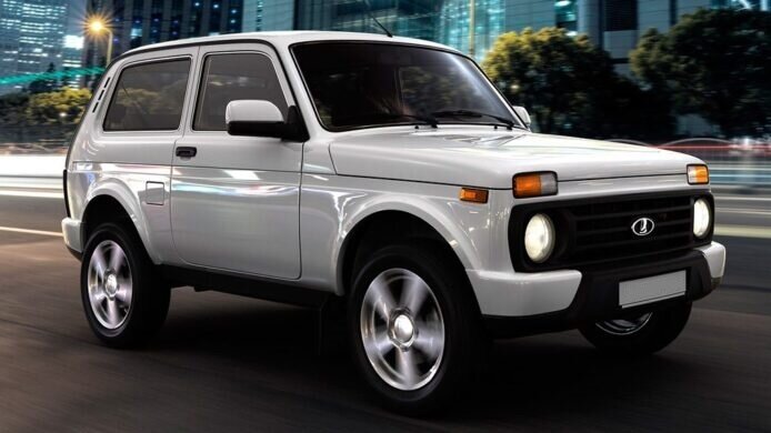 Расход 990 литров на 10 000 км = 49 500 руб.