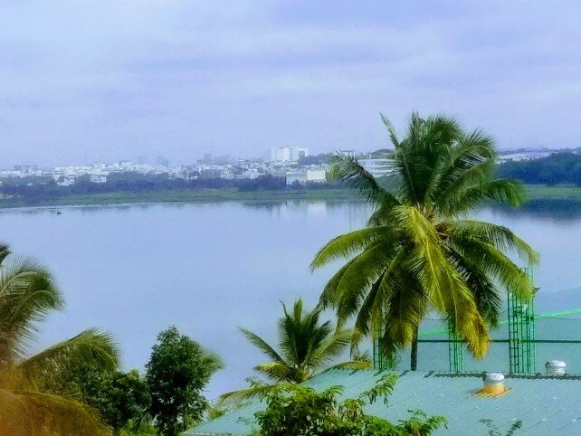 С некоторых ракурсов озеро Бангалор выглядит весьма красиво.