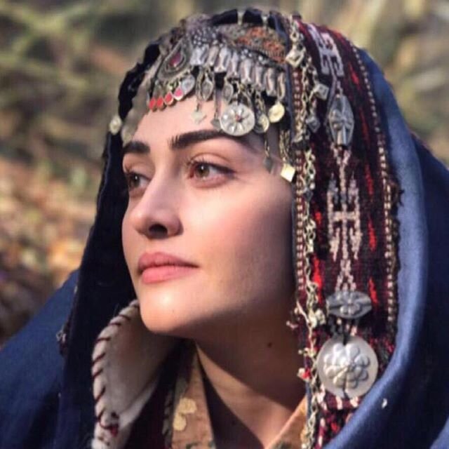 Эсра Билгич