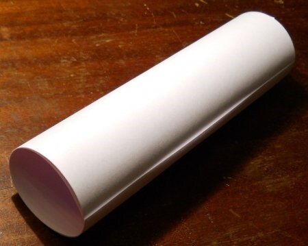 Трубочка из бумаги.