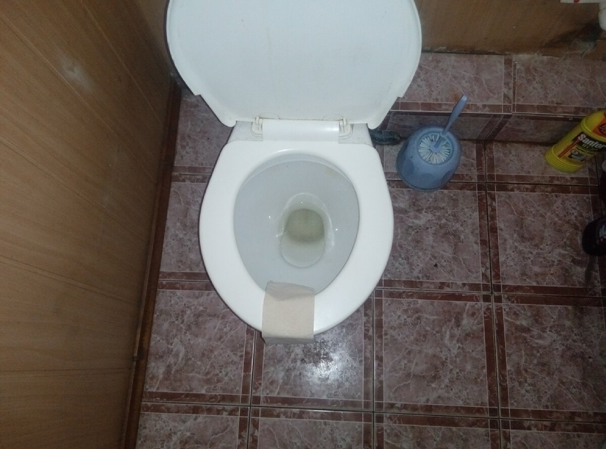 Укладываем клочек бумаги по центру,, больше актуально для мужчин