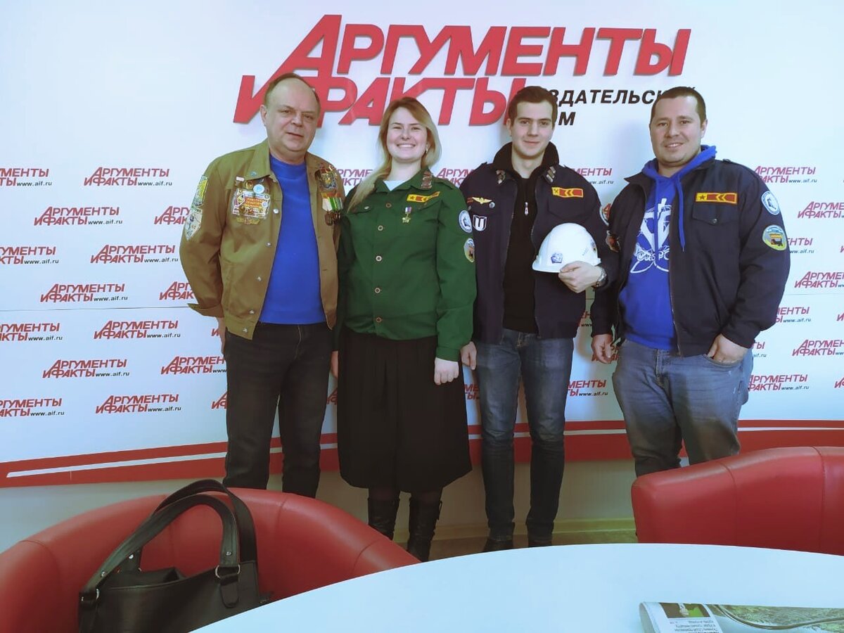 В.М. Ежов активно занимается общественной работой в областном совете ветеранов комсомола и городском совете ветеранов БАМа