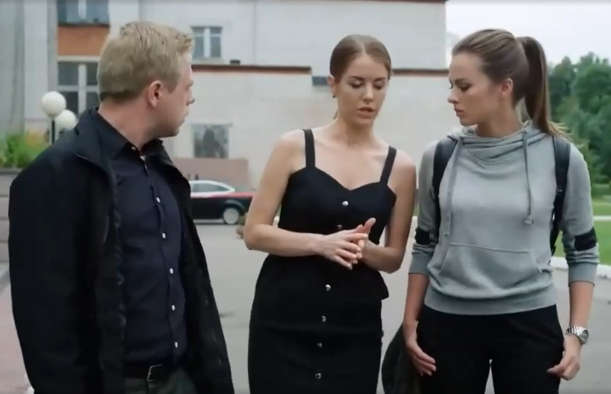 Справа - майор Татьяна Титова.