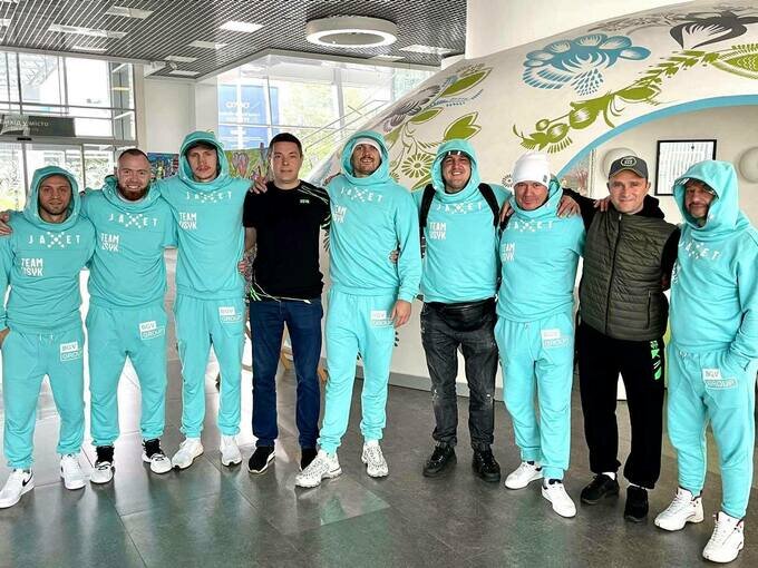 Група поддержки украинского боксёра.