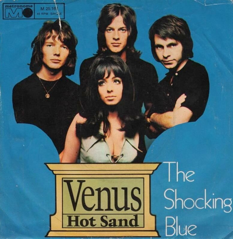 Классический, то есть "золотой" состав Shocking Blue изображен на конверте сингла, с которого началась популярность группы
