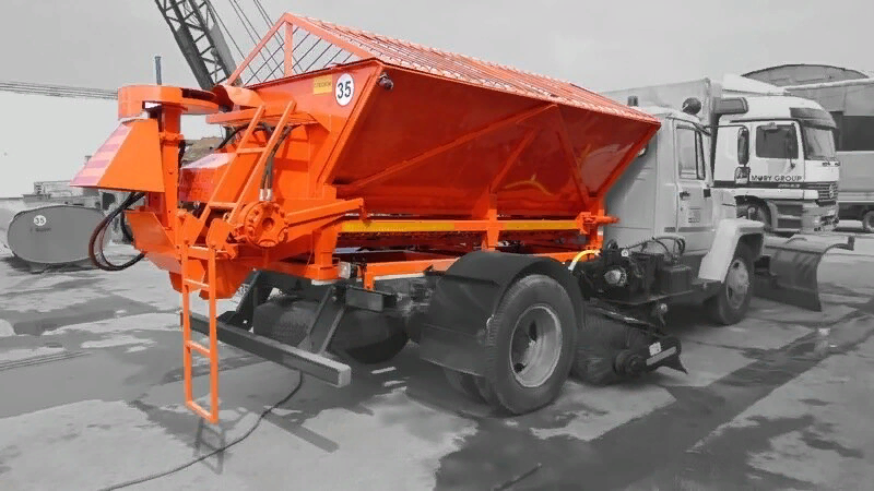 Пескоразбрасывающая машина