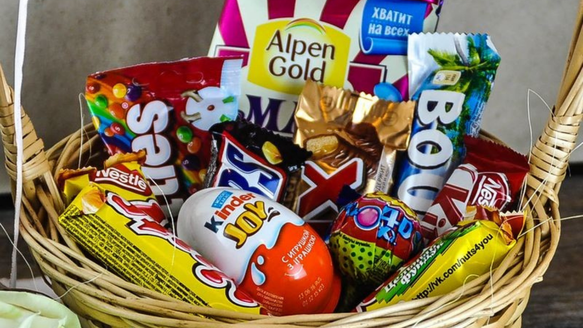 Ну как деткам против такого устоять, когда другие в новогодние праздники жуют 