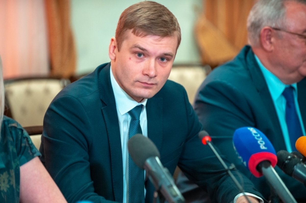    Глава Хакасии Валентин Коновалов позвал на дебаты депутата ГД Сергея Сокола