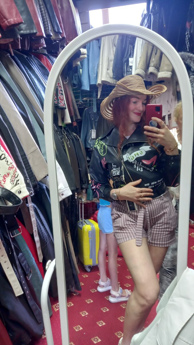 Ст 7-138 на Садоводе,  женские куртки. Продавцы- интриганты😂