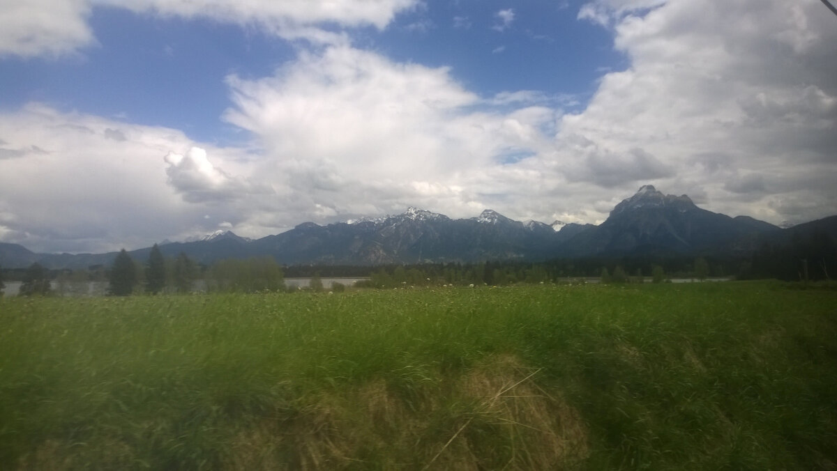 Альпы из окна поезда