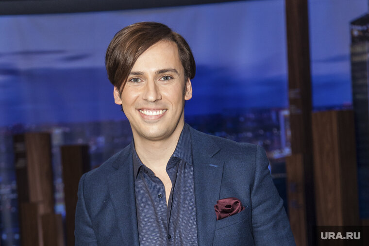    Юморист, в отличие от супруги, не собирается на родину