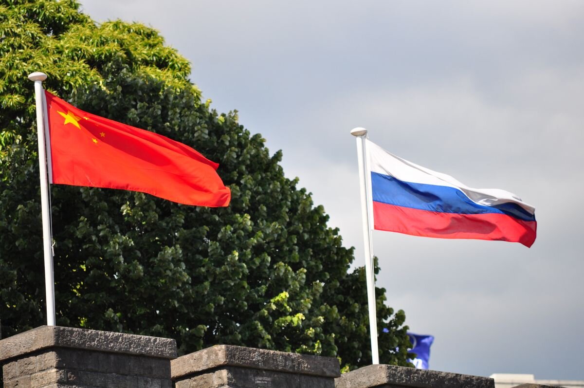    Российский посол опроверг возможность создания военного альянса РФ и КНР
