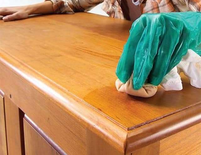 Эффективные средства для чистки мягкой мебели своими руками