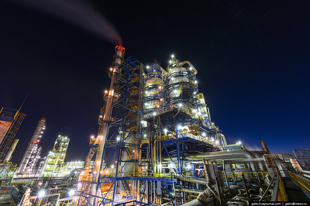 Центры нефтепереработки и нефтехимии. НПЗ ТАИФ Нижнекамск. Нижнекамск завод Нефтехим. Город Нижнекамск завод ТАНЕКО. ТАИФ завод бензинов Нижнекамск.