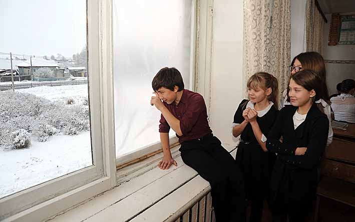 Эти дети в будущем учебном году могут не пойти в аварийную школу.