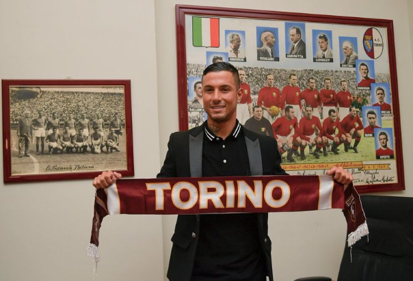 Без очков и кепки уже не совсем Роналду ))