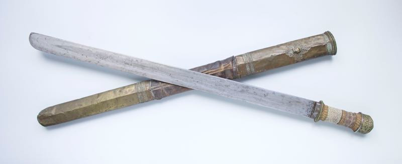 Меч патаг. Общая длина: 78,6 см. Длина клинка: 65 см.
