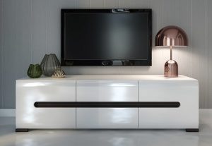 Индивидуальный стиль жилья — главная изюминка проектов ведущих мировых дизайнеров. Тенденции в оформлении дома актуальные в 2018–2019 г. должны выделяет его из массы однотипных помещений. Акцент на личность хозяина и его предпочтения – главный хит сезона.