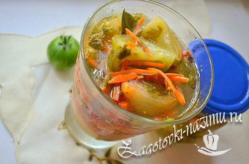 
Если вы любитель солёных, острых, маринованных блюд, то зеленые помидоры быстрого приготовления вам понравятся обязательно. Кстати, такая закуска - это отличное применение недоспевшим помидорам, которые в сыром виде кушать никто не станет, а в маринованном или соленом будут уплетать за обе щёки.