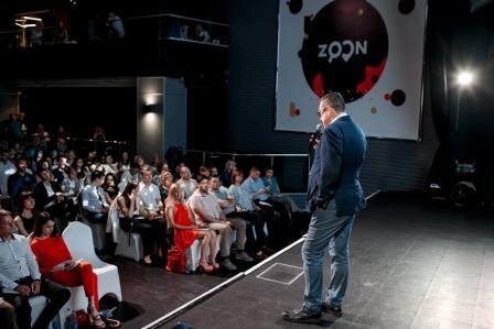 на фото: конференция ZOON, июль 2018